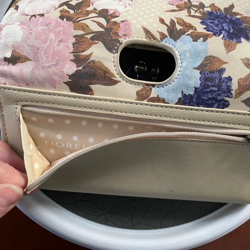 Vintage Fiorelli Wallet Flower Pattern Rhinestone Closure - Picture 8 of 13